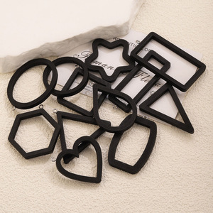 Matériaux de bijouterie faits à la main : Cadres géométriques creux en bois noir multi-formes pour pendentifs de boucles <span class=keywords><strong>d</strong></span>'oreilles DIY - Product Image 3