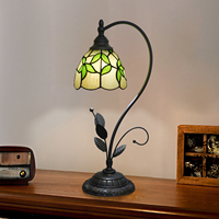 Lampe de table en verre teinté artisanal, style moderne, design élégant pour restaurant, hôtel, décoration