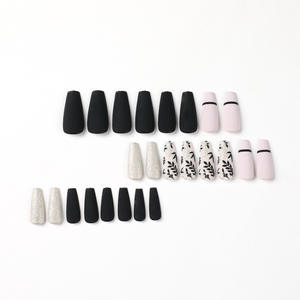 Boîte d'emballage pour ongles pressés, personnalisée, 24 pièces/ensemble, ongles pressés en forme de cercueil, noir et <span class=keywords><strong>rose</strong></span> avec un <span class=keywords><strong>dessin</strong></span> Placa Para Unas - Product Image 2