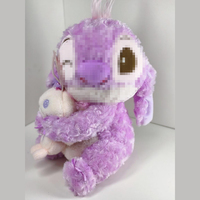 Nouvelle peluche Stitch Sakura, adorable peluche douce de dessin animé, Stitch violet tenant un petit monstre, peluche Stitch en velours, jouets en peluche