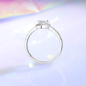 Nuevo Diseño de Anillo de Compromiso y Promesa de Boda de Lujo en Plata de Ley 925 con Forma de Corazón y Moissanita Color D VVS1 Halo para Mujer - Product Image 5