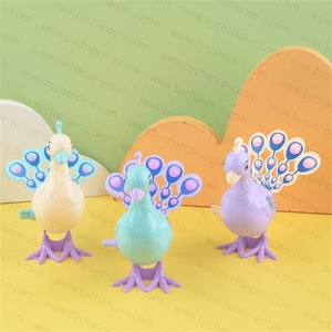 Juguete de Cuerda de Pavo Real Saltarín Clásico para Niños, Regalo Gratis para Parques de Atracciones y Zoológicos, Premio de Animales - Product Image 6