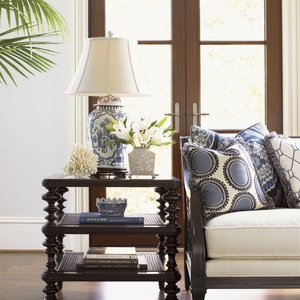 Table d'appoint classique artisanale à 3 étagères en osier et bois avec finition foncée et plateau en verre pour salon et hôtels - Product Image 3