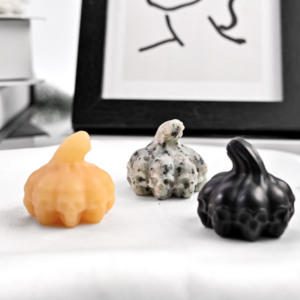 Figuras de Calaveras de Calabaza Talladas en Piedras Preciosas Naturales de 8 Facetas, Cristales Pulidos para Regalo Espiritual o Decoración del Hogar - Product Image 3