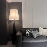 Lampadaire LED de style nordique, design simple et créatif, luxe contemporain pour salon, chambre, hôtel, lampe sur pied LED pour chevet