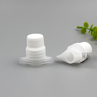 Vente en gros de bouchon à vis en plastique PP blanc bouchon à bec de forme ronde pour bouteille de poche de bec de jus liquide d'eau