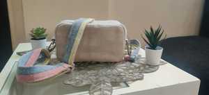 Petit sac fourre-tout en jute personnalisé pour femmes avec longue sangle élégante à rayures colorées et fermeture à glissière approvisionnement en gros - Product Image 4