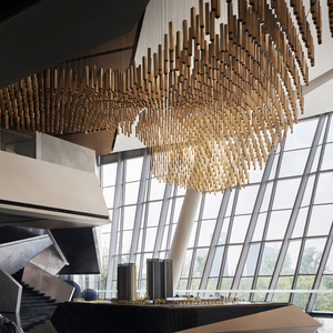 Lustre LED moderne de grande taille, style nordique, en bois et métal, luminaire suspendu carré ou ovale, avec cylindres coniques en bois à plusieurs niveaux - Product Image 2