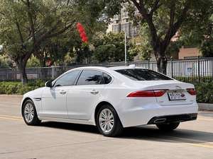 <span class=keywords><strong>Jaguar</strong></span> XFL 2.0T 240PS R-Dynamic SE d'occasion - Product Image 3