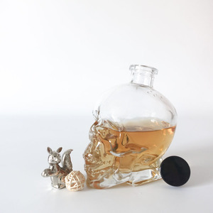Fabricante Confiable de Botellas de Vidrio con Forma de Calavera de 750 ml, con Tapón de Corcho y Serigrafía, para Brandy, Tequila y Vino - Product Image 4