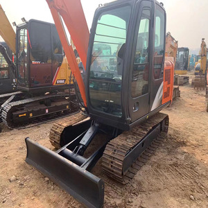 La petite pelleteuse d'occasion Hitachi 60 est flexible et facile à utiliser, à bas prix. Il est 80% neuf et produit à l'origine - Product Image 2