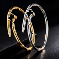 Nouveau Bracelet Trèfle à Quatre Feuilles Inaltérable Plaqué Or 18K, Style Luxe Léger et Haut de Gamme, pour l'Export