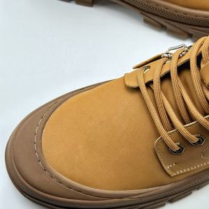 Botas impermeables de suela gruesa de estilo clásico inglés de alta calidad con cordones antideslizantes para hombre, de media pantorrilla, para trabajo al aire libre. - Product Image 5