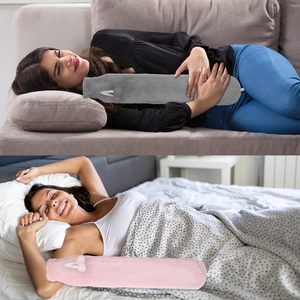 Bouillotte longue en caoutchouc avec housse en polaire douce - Product Image 2
