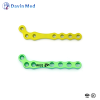 Instruments chirurgicaux vétérinaires pour hanches : Système d'articulation de hanche sans ciment, tige fémorale et coupelle acétabulaire pour la chirurgie des hanches animales
