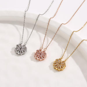 Koreaanse trendy premium vierklaverblad gouden titanium stalen ketting dames multi-wear openbare hanger delicate micro-pavé collier - Product Image 4