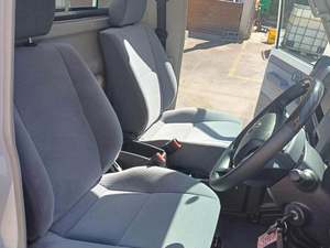 MEJORES OFERTAS en <span class=keywords><strong>Toyota</strong></span> Land Cruiser 79 USADA, Camioneta de <span class=keywords><strong>Cabina</strong></span> <span class=keywords><strong>Simple</strong></span>, 2.8l Automática - Product Image 2