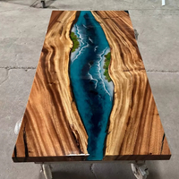 Table de salle à manger de cuisine en bois massif au design moderne, bord vif, Recina Epoxica avec finition en résine époxy pour meubles de maison de style campagnard