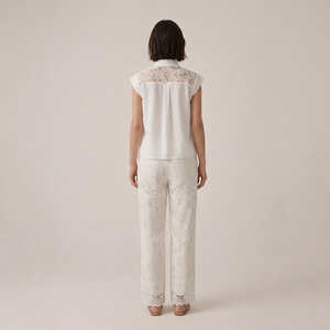 Set Estivo Elegante da Donna in Pizzo Floreale Bianco, 2 Pezzi: Camicia con Colletto e Bottoni & Pantaloni Dritti, Coordinati Boutique all'Ingrosso - Product Image 2