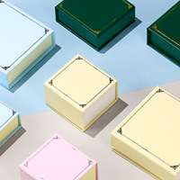 Boîte cadeau magnétique personnalisée en papier de luxe pour bijoux, boîte à bijoux à couvercle rabattable, boîte avec étiquette imprimée