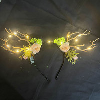 Serre-tête de Noël avec cornes de cerf lumineuses, serre-tête clignotant motif renne et oreilles de chat avec baies