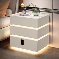 Table de chevet flottante à trois tiroirs, serrure à clavier de style crème intelligente pour chambre à coucher, armoire haut de gamme de luxe léger avec lampe.