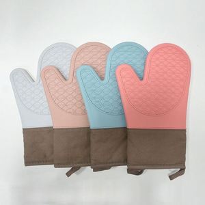 Gants de four et de barbecue personnalisables en silicone alimentaire double couche, résistants à la chaleur, avec motif à pois, design original - Product Image 4