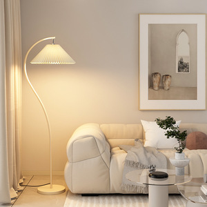 Lámpara de Pie Vintage de Estilo Retro Francés con Temática Crema, Ideal para un Ambiente Moderno en Salas de Estar y Dormitorios - Product Image 5