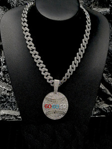 Set Regalo 3 Pezzi Hip Hop Donna Uomo: Orologio al Quarzo Cristallo Roma Iced Out, Collana e Bracciale da Basket - Product Image 6