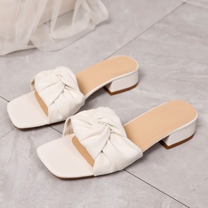 รองเท้าส้นหนาแบบสวมสำหรับผู้หญิง ดีไซน์หรูหรา เหมาะสำหรับใส่ออกนอกบ้าน รุ่นใหม่ล่าสุดสำหรับฤดูร้อน แฟชั่นหัวเหลี่ยม ส้นกลาง - Product Image 2