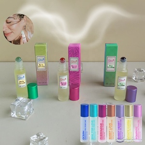 Vente en gros de parfums roll-on aux phéromones, huiles essentielles, senteurs florales, fruitées et boisées, unisexes, format voyage 10 ml, avec logo personnalisé - Product Image 3