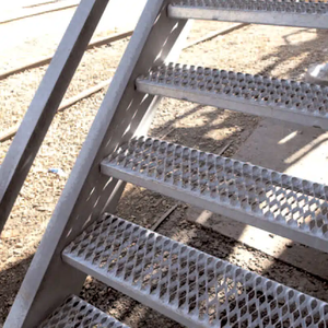 Профессиональная Заводская зубчатая решетка из крокодиловой стали, противоскользящая пластина, используемая в решетке протектора лестницы - Product Image 6