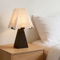 Lampe de table minimaliste moderne, abat-jour en tissu, base en métal, lampe de bureau, lampe de chevet, lampe de table décorative pour hôtel
