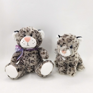 Peluche personnalisée en gros, léopard des neiges assis aux grands yeux, en coton PP brodé, jouet doux en forme d'animal sauvage, idéal comme doudou. - Product Image 3