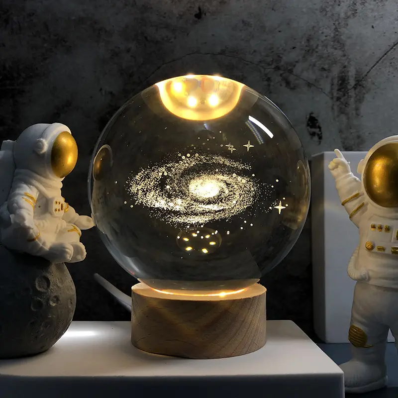 Adorno de bola de galaxia de cristal grabado en 3D, luz nocturna, adorno de bola de cristal con Base de luz LED de madera cálida