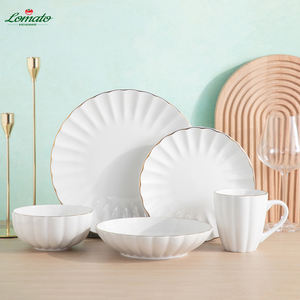 Service de table 20 pièces en porcelaine émaillée de luxe, bord doré, motif pétale en relief, pour 4 personnes, durable, écologique, compatible micro-ondes - Product Image 1