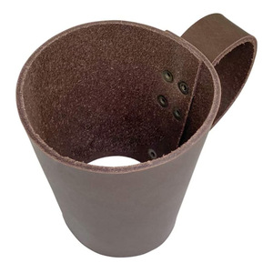 Fundas personalizadas de cuero para vasos de cerveza y bebidas, fundas sencillas y elegantes para vasos de uso doméstico, protectores creativos para vasos con - Product Image 3