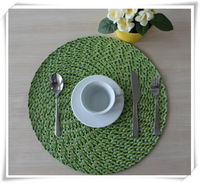 Vente en gros de sets de table modernes en plastique PP tissé, écologiques, réutilisables, multi-usages, tailles et couleurs personnalisables, pour enfants