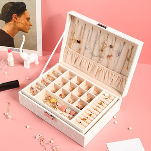 Boîte à bijoux de voyage double couche de style européen avec serrure - Product Image 2