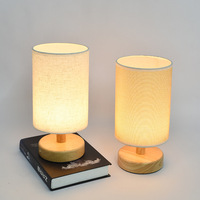 Lampe de table en bois USB de style moderne pour chambre d'enfant, lumière de nuit LED blanc chaud 2700K, lampe de chevet avec abat-jour en tissu, alimentation DC