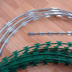 PVC Coated Razor Barbed <b>Wire</b>, Anti-Corrosion Plastic Coated Concertina <b>Wire</b> for Airport Border Farm Security Fence - Product Image 4
