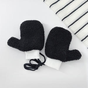 Gants génériques en cachemire 1-4 ans Gants d'hiver chauds et mignons de couleur unie Vente en gros Garçons Filles Gants de cou suspendus à l'épreuve du froid - Product Image 3