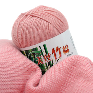 Vente en gros de fil au crochet en laine à tricoter en coton charbon de bambou naturel fil mélangé teint haute résistance anti-boulochage pour la couture de bébé - Product Image 1