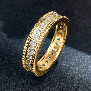 Anillo de Diamantes de Oro Amarillo para Mujer T0515, Corte Brillante Redondo, Color G Natural, Anillo de Boda Clásico - Product Image 1