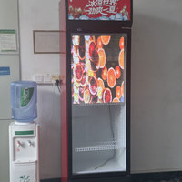 Écran de film LED transparent-un affichage LED flexible et transparent pour les portes de réfrigérateur de centre commercial résistantes au gel.