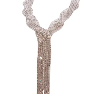 Beyaz elmas-encrusted elbise yaka aksesuarları düğün el-dikişli dekoratif öğeler asil ve zarif