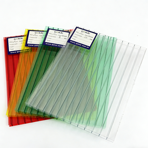Plaque de <span class=keywords><strong>polycarbonate</strong></span> <span class=keywords><strong>alvéolaire</strong></span> double paroi transparente noire, plaque solaire PC creuse anti-UV pour serre - Product Image 3