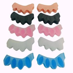 Separador de Dedos de Silicona de Cinco Puntas para Corrección de Dedos, Hallux Valgus y Corrección de Huesos del Pie - Product Image 3