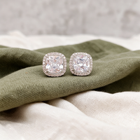 Boucles d'oreilles fines à clous, boucles d'oreilles CZ, boucles d'oreilles halo carrées, boucles d'oreilles solitaires coussin, bijoux de mariage plaqué rhodium en laiton pour femme 2026