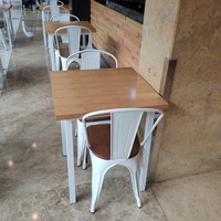 Ensemble de tables et chaises carrées antiques modernes en bois massif et métal, durables, pour hôtel, appartement, restaurant, café, bar, salle à manger
